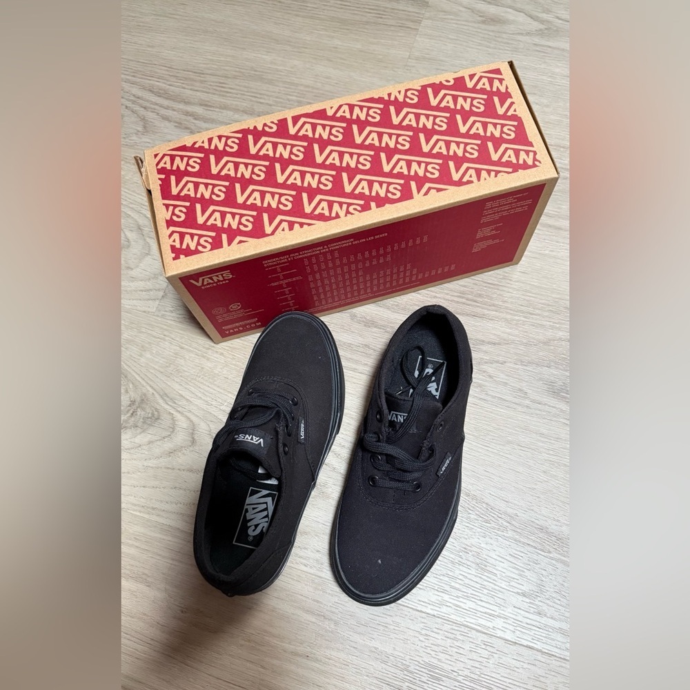 Vans Black Women's Sneakers - Picture 2 of 7